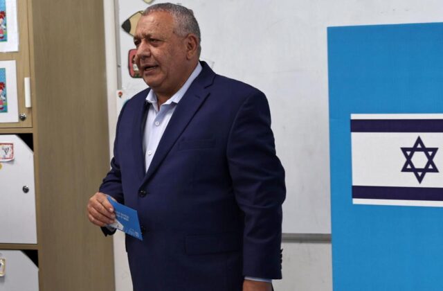 Gadi Eisenkot promete formar un gobierno en Israel y advierte a Netanyahu